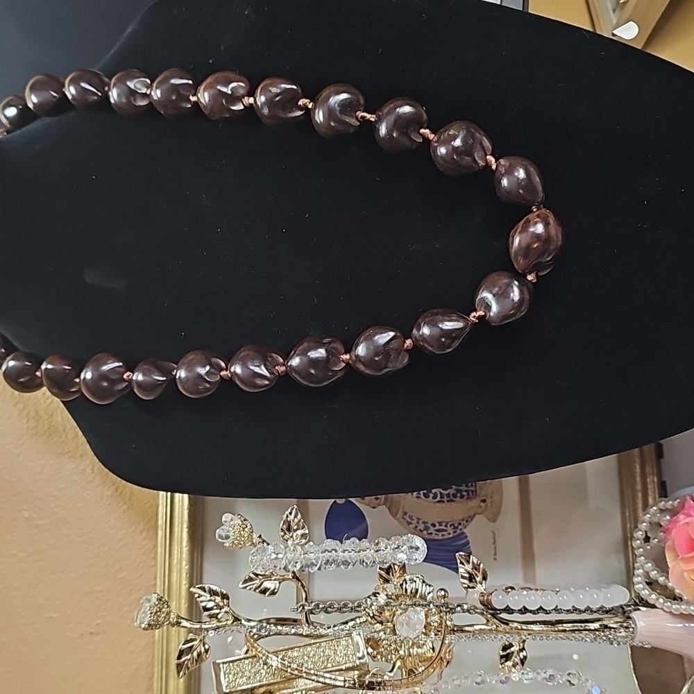 Kukui Nut Lei 30"